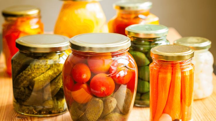 Common Preservatives Used in Canned Fruit: Advantages and Disadvantages