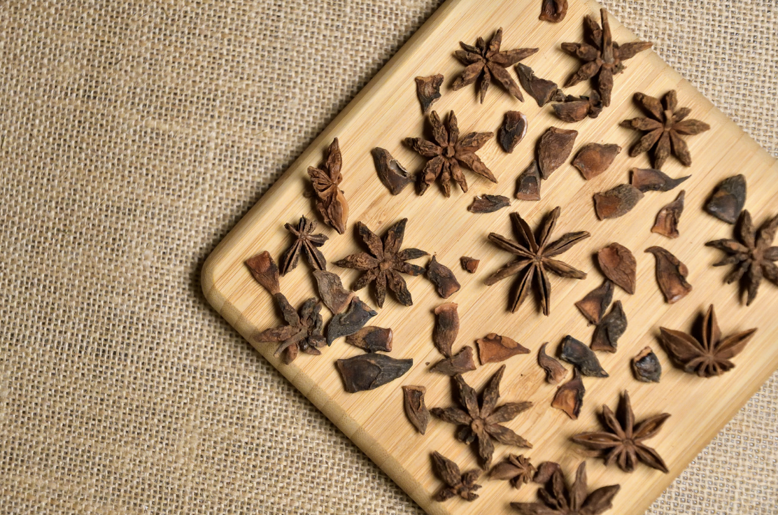 Dried star anise of Hagimex